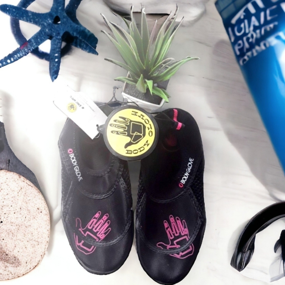 Youth bodyglove water shoes size 1 NWT swim shoes sz Y1